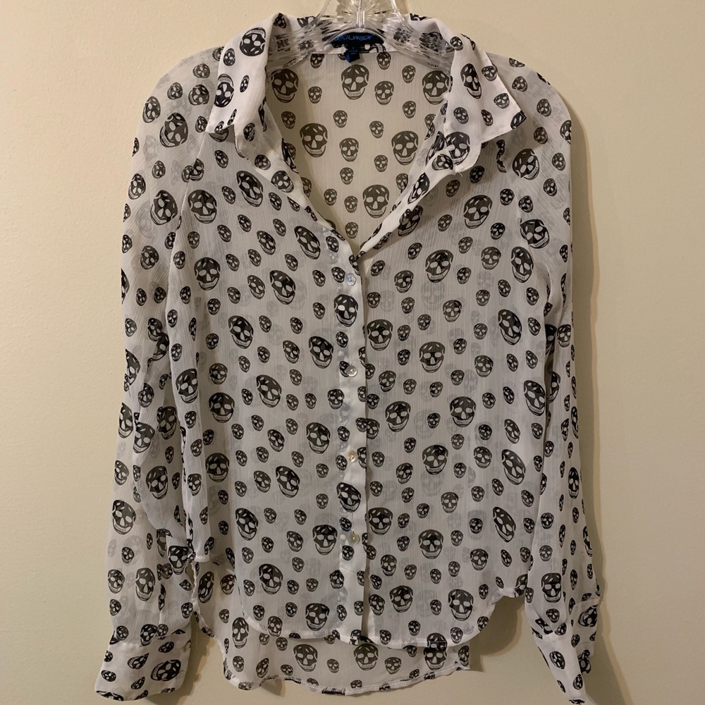 Cool  Wear Skull Sheer Blouse size Small